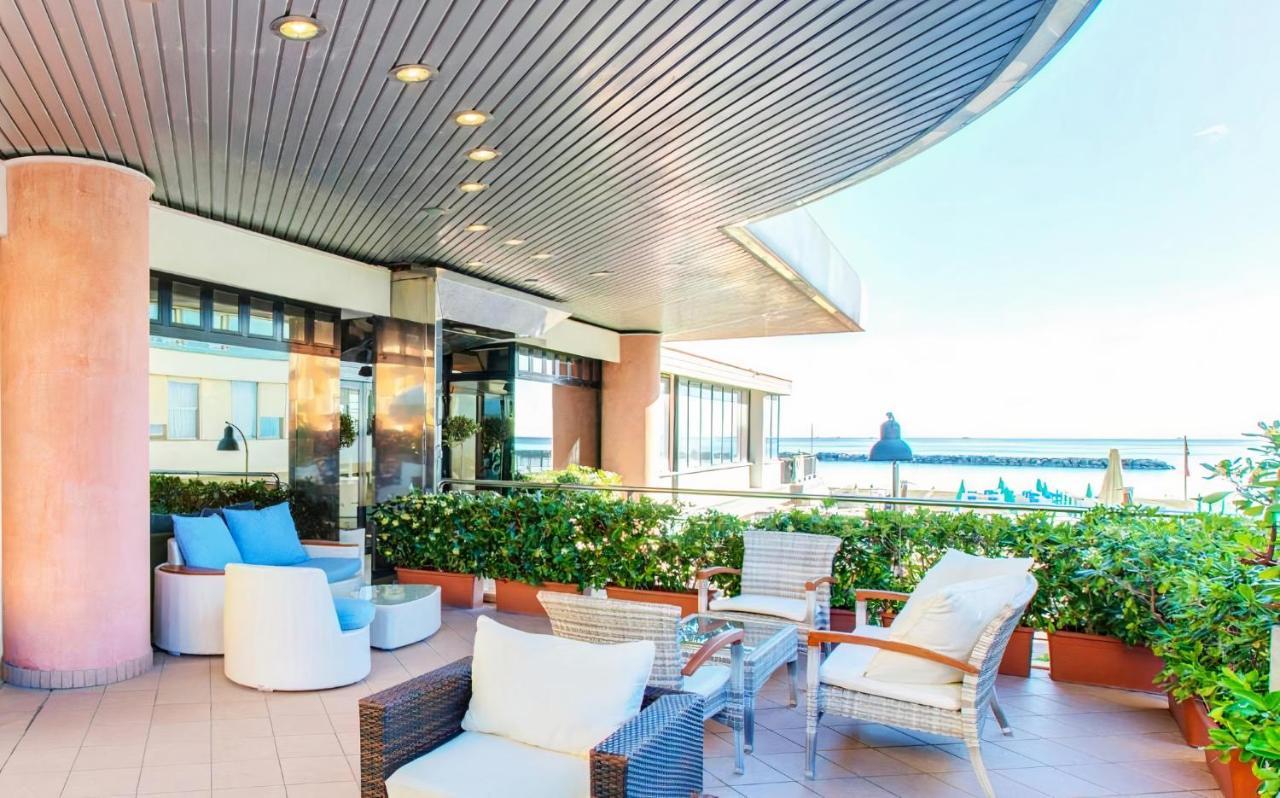 Hotel Royal-Spiaggia Гаттео-а-Маре Экстерьер фото
