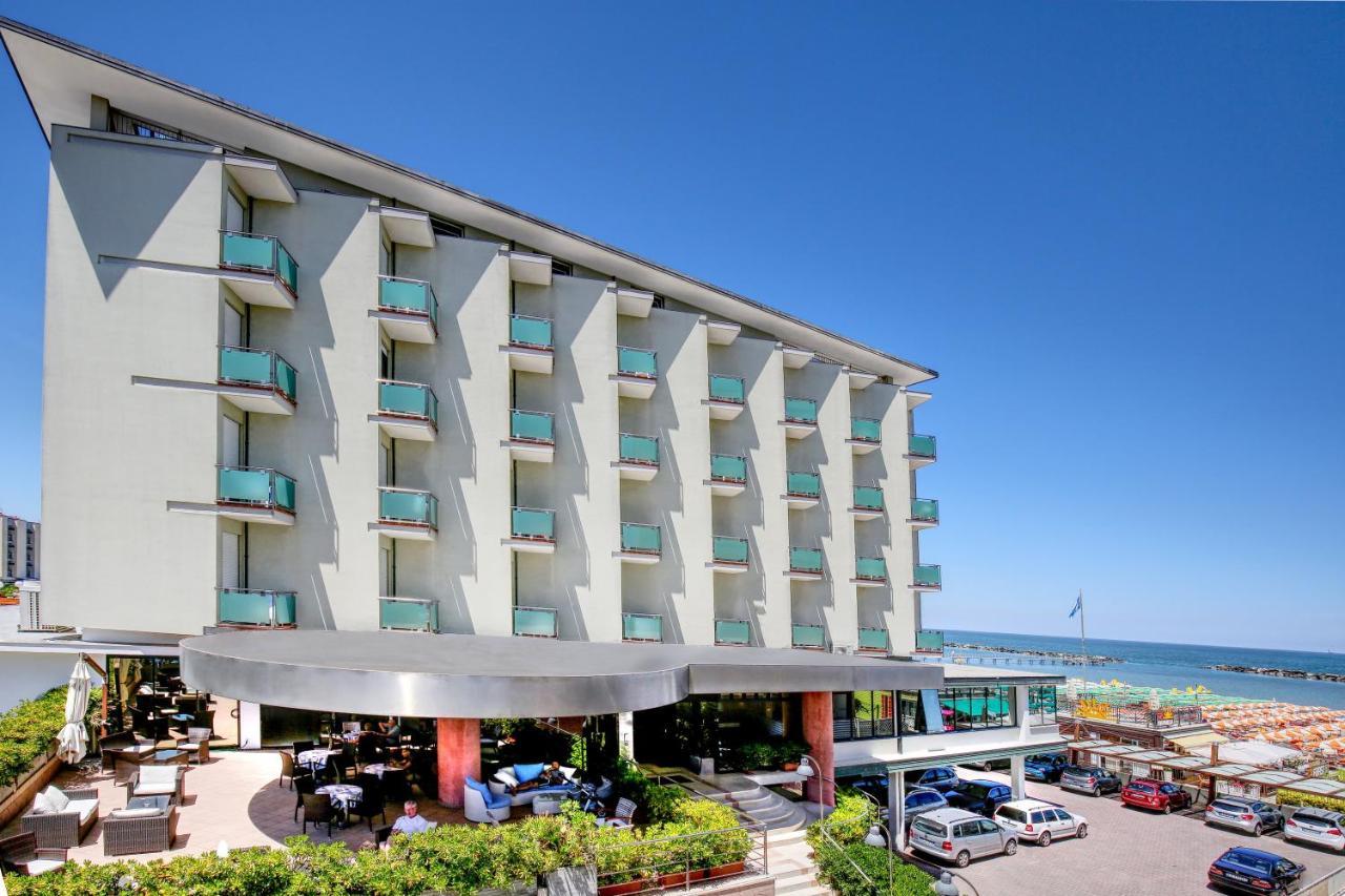 Hotel Royal-Spiaggia Гаттео-а-Маре Экстерьер фото