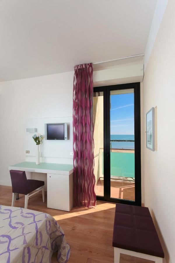 Hotel Royal-Spiaggia Гаттео-а-Маре Экстерьер фото